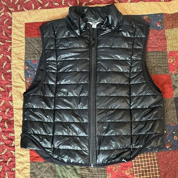 JoyLab Black Quilted Vest - Women’s size medium - Picture 1 of 6